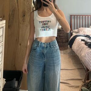 CHNGE White Graphic Crop Top